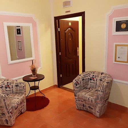 Guest House Villa Lord Novi Sad Exterior foto